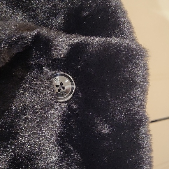 Faux fur crop coat - Picture 4 of 8